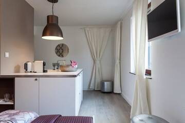 Фото номера Номер-студио эконом-класса Апартаменты AbsyntApart Krawiecka - Just in Center г. Вроцлав 12