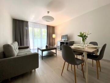 Фото номера One-Bedroom Apartment with Balcony - 2 Czysta Street Апартаменты Aravel Old Town Apartments г. Вроцлав 40