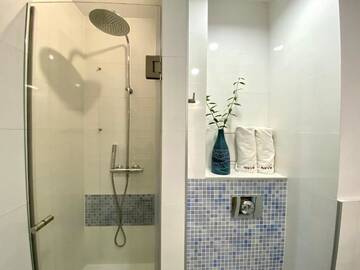 Фото номера One-Bedroom Apartment with Balcony - 2 Czysta Street Апартаменты Aravel Old Town Apartments г. Вроцлав 26