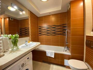 Фото номера One-Bedroom Apartment with Balcony - 2 Czysta Street Апартаменты Aravel Old Town Apartments г. Вроцлав 25