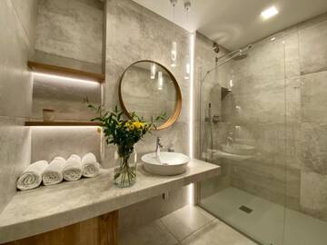 Фото номера Two-Bedroom Apartment with Balcony - 2 Czysta Street Апартаменты Aravel Old Town Apartments г. Вроцлав 4