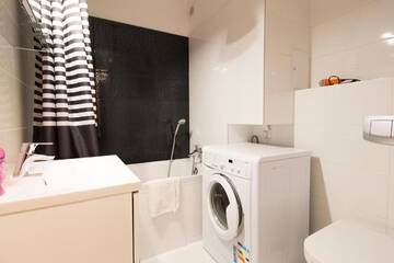 Фото номера Номер-студио - Kotlarska, 5/1 Апартаменты LUCKY APARTMENTS - Old Town ZAMGŁAWIANIE - OZONOWANIE г. Вроцлав 6