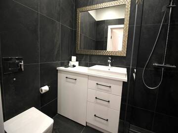 Фото номера Апартаменты-студио - Łaciarska 31 Апартаменты LUCKY APARTMENTS - Old Town ZAMGŁAWIANIE - OZONOWANIE г. Вроцлав 2
