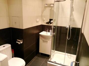Фото номера Апартаменты с 1 спальней - Kotlarska, 5/6 Апартаменты LUCKY APARTMENTS - Old Town ZAMGŁAWIANIE - OZONOWANIE г. Вроцлав 7
