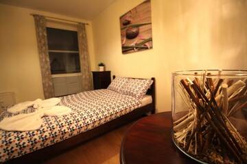 Фото номера Two-Bedroom Apartment - Biskupia 4 Street Апартаменты WROCLOVE APARTMENTS - Old Town ZAMGŁAWIANIE - OZONOWANIE г. Вроцлав 2