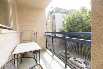 Фото номера One-Bedroom Apartment - Biskupia 10 Street Апартаменты WROCLOVE APARTMENTS - Old Town ZAMGŁAWIANIE - OZONOWANIE г. Вроцлав 4