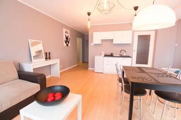 Фото номера One- Bedroom Apartment - Biskupia 2/5 Street Апартаменты WROCLOVE APARTMENTS - Old Town ZAMGŁAWIANIE - OZONOWANIE г. Вроцлав 7