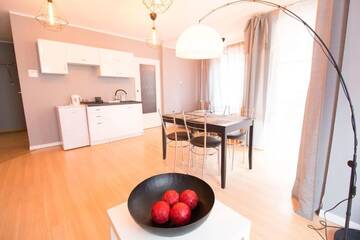 Фото номера One- Bedroom Apartment - Biskupia 2/5 Street Апартаменты WROCLOVE APARTMENTS - Old Town ZAMGŁAWIANIE - OZONOWANIE г. Вроцлав 2