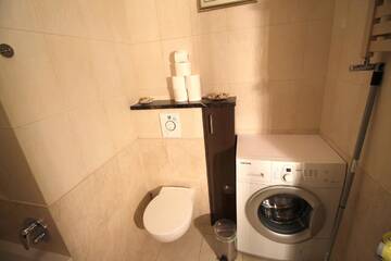 Фото номера Two-Bedroom Apartment - Biskupia 4 Street Апартаменты WROCLOVE APARTMENTS - Old Town ZAMGŁAWIANIE - OZONOWANIE г. Вроцлав 5
