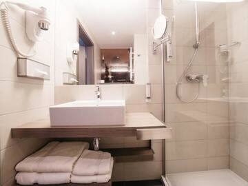 Фото номера Одноместный номер Отель Q Hotel Plus Wrocław г. Вроцлав 10