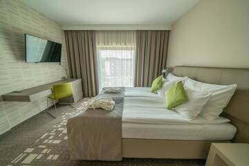 Фото номера Одноместный номер Отель Q Hotel Plus Wrocław г. Вроцлав 2