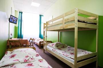 Фото номера Четырехместный номер с общей ванной комнатой вне номера Хостелы Moon Hostel г. Вроцлав 3