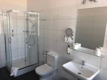 Фото номера Улучшенный одноместный номер Отель Hotel Lothus г. Вроцлав 3