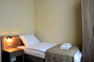 Фото номера Улучшенный одноместный номер Отель Hotel Lothus г. Вроцлав 4