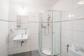 Фото номера Улучшенный двухместный номер с 1 кроватью Отель Hotel Polonia Centrum г. Вроцлав 5