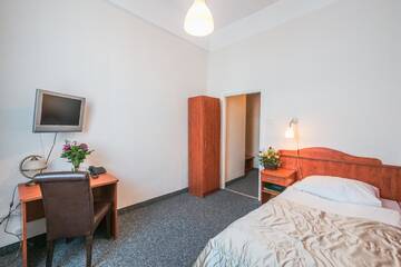 Фото номера Стандартный одноместный номер Отель Hotel Polonia Centrum г. Вроцлав 5