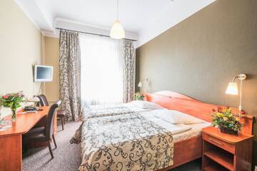 Фото номера Стандартный двухместный номер с 2 отдельными кроватями Отель Hotel Polonia Centrum г. Вроцлав 5