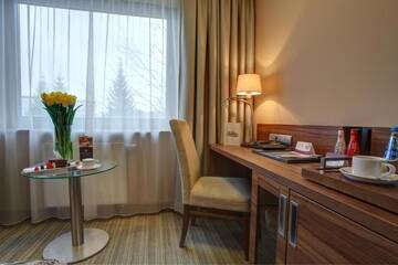 Фото номера Двухместный номер с 1 большой кроватью Отель Haston City Hotel г. Вроцлав 12