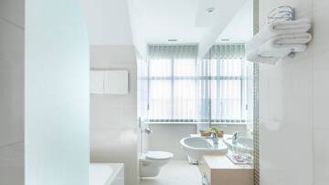 Фото номера Одноместный номер для некурящих Отель Best Western Hotel Prima Wrocław г. Вроцлав 9