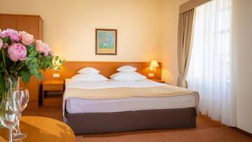 Фото номера Очень большой номер с кроватью размера «king-size» Отель Best Western Hotel Prima Wrocław г. Вроцлав 3