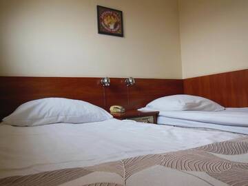 Фото номера Двухместный номер с 1 кроватью или 2 отдельными кроватями Отель Hotel Jester г. Вроцлав 5