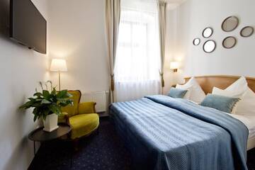 Фото номера Двухместный номер с 1 кроватью или 2 отдельными кроватями Отель Hotel Bugatti г. Вроцлав 2