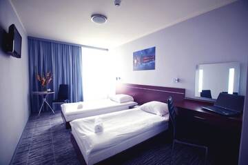 Фото номера Двухместный номер с 2 отдельными кроватями Отель Hotel Śląsk г. Вроцлав 17