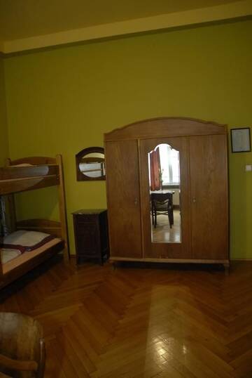 Фото номера Кровать в общем 8-местном номере Хостелы Hostel Mleczarnia г. Вроцлав 10
