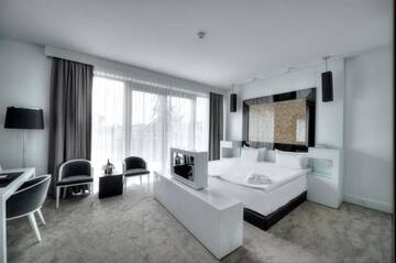 Фото номера Двухместный номер Делюкс с 1 кроватью Отель Platinum Palace Boutique Hotel г. Вроцлав 6