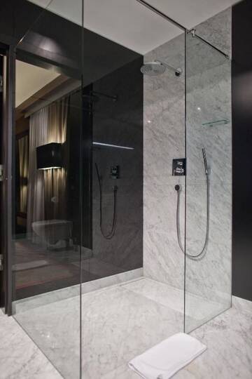 Фото номера Двухместный номер Делюкс с 1 кроватью Отель Platinum Palace Boutique Hotel г. Вроцлав 11