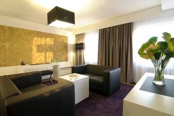Фото номера Люкс с кроватью размера «king-size» Отель Platinum Palace Boutique Hotel г. Вроцлав 4