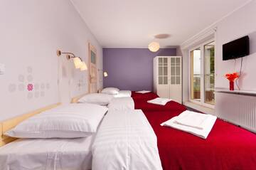 Фото номера Трехместный номер Хостелы Cilantro Bed &amp; Breakfast г. Вроцлав 9