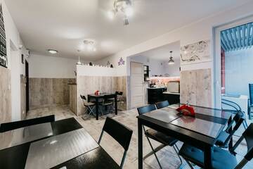 Фото номера Двухместный номер с 1 кроватью Хостелы Cilantro Bed &amp; Breakfast г. Вроцлав 6