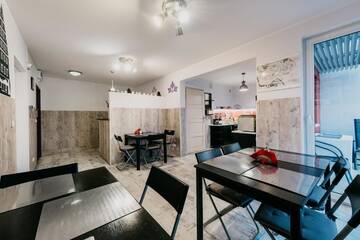 Фото номера Двухместный номер с 1 кроватью Хостелы Cilantro Bed &amp; Breakfast г. Вроцлав 28