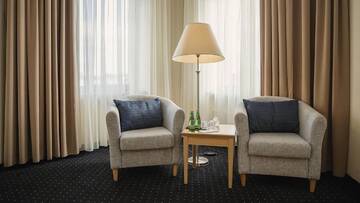 Фото номера Улучшенный двухместный номер с 1 кроватью Отель Hotel Sofia г. Вроцлав 4