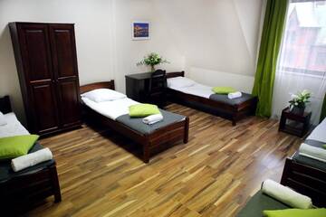 Фото номера Трехместный номер Хостелы Royal Hostel г. Вроцлав 12