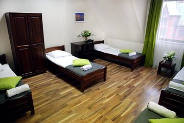Фото номера Трехместный номер Хостелы Royal Hostel г. Вроцлав 3