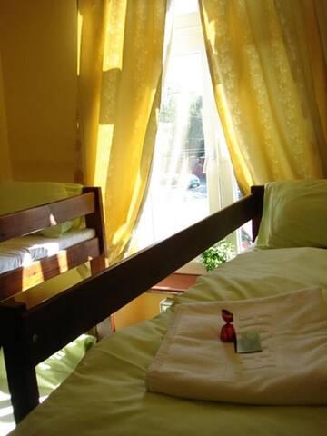 Фото номера Четырехместный номер Хостелы Green Hostel Wrocław przy ZOO г. Вроцлав 4