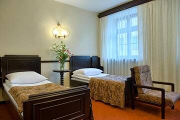 Фото номера Двухместный номер с 2 отдельными кроватями Отель Hotel Dwór Polski г. Вроцлав 11