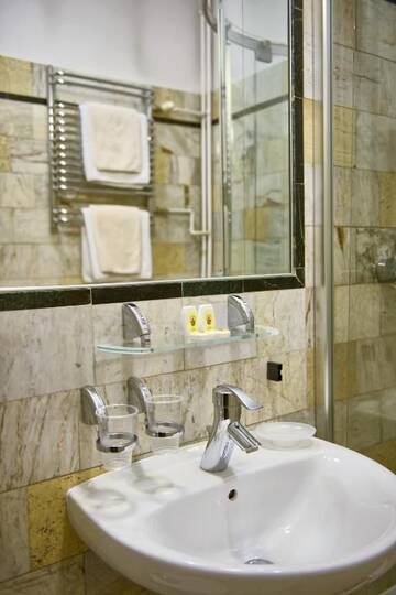 Фото номера Двухместный номер с 2 отдельными кроватями Отель Hotel Dwór Polski г. Вроцлав 13