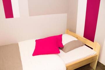 Фото номера Одноместный номер с общей ванной комнатой Хостелы Absynt Hostel Wrocław г. Вроцлав 3