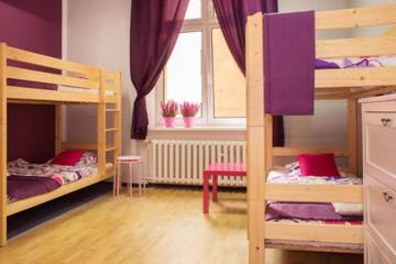 Фото номера Четырехместный номер с общей ванной комнатой Хостелы Absynt Hostel Wrocław г. Вроцлав 2