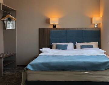 Фото номера Двухместный номер «Комфорт» с 1 кроватью Отель Hotel Sleep г. Вроцлав 4