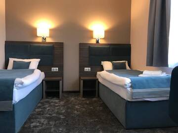 Фото номера Двухместный номер «Комфорт» с 2 отдельными кроватями Отель Hotel Sleep г. Вроцлав 5