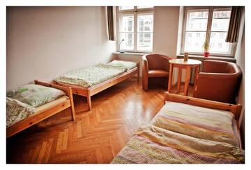 Фото номера Четырехместный номер с общей ванной комнатой Хостелы Hostel Bemma - Ozonowane pokoje г. Вроцлав 8