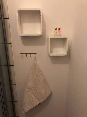 Фото номера Трехместный номер с ванной комнатой Хостелы Hostel Bemma - Ozonowane pokoje г. Вроцлав 7