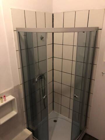 Фото номера Трехместный номер с ванной комнатой Хостелы Hostel Bemma - Ozonowane pokoje г. Вроцлав 8
