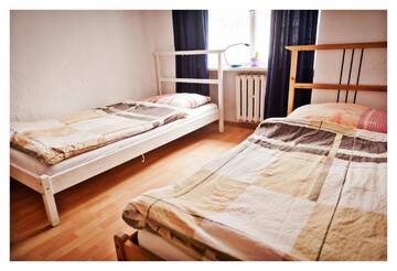 Фото номера Четырехместный номер с общей ванной комнатой Хостелы Hostel Bemma - Ozonowane pokoje г. Вроцлав 3