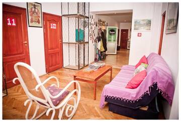 Фото номера Стандартный трехместный номер Хостелы Hostel Bemma - Ozonowane pokoje г. Вроцлав 8