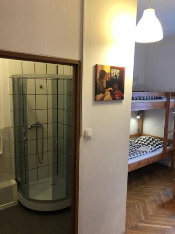 Фото номера Трехместный номер с ванной комнатой Хостелы Hostel Bemma - Ozonowane pokoje г. Вроцлав 6